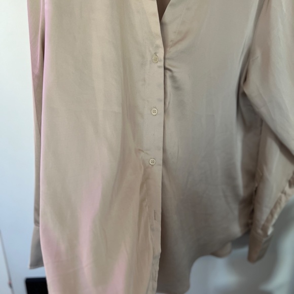 H&M Tan Blouse - Picture 2 of 3